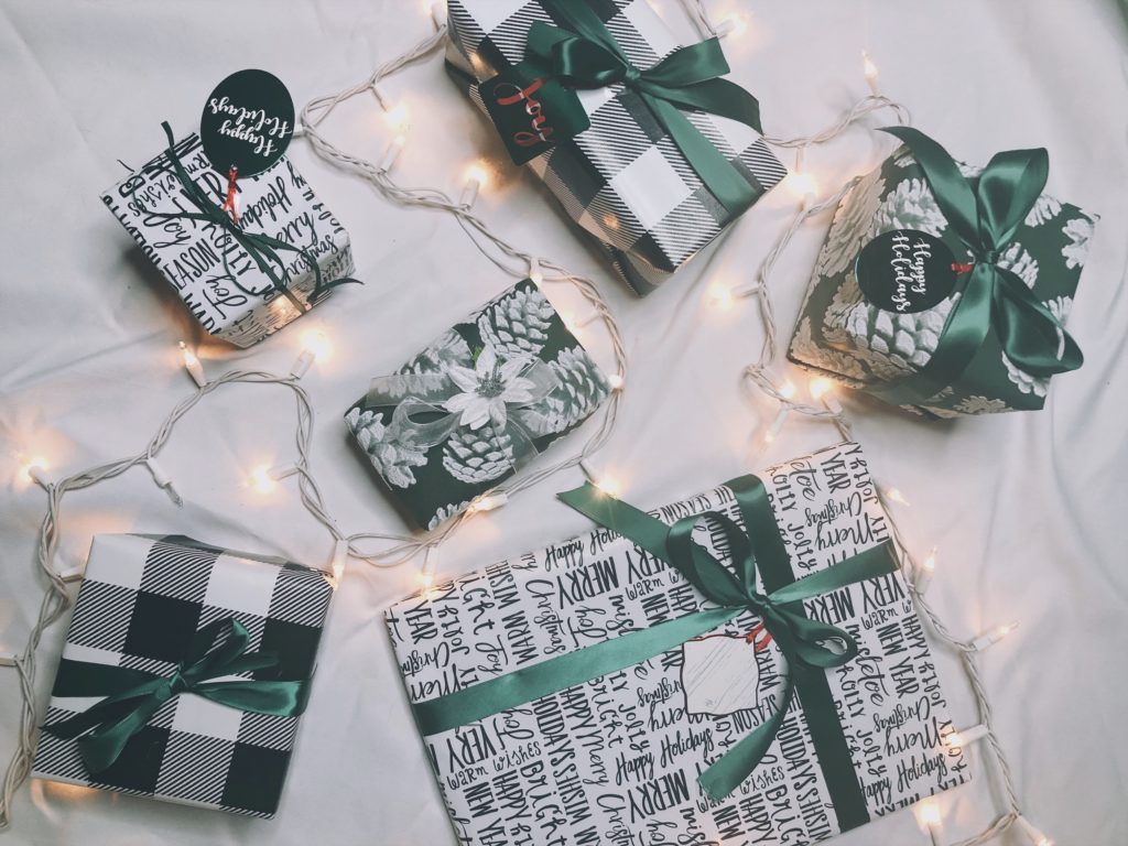 Christmas Gift Wrapping Theme: Black and White Buffalo Print